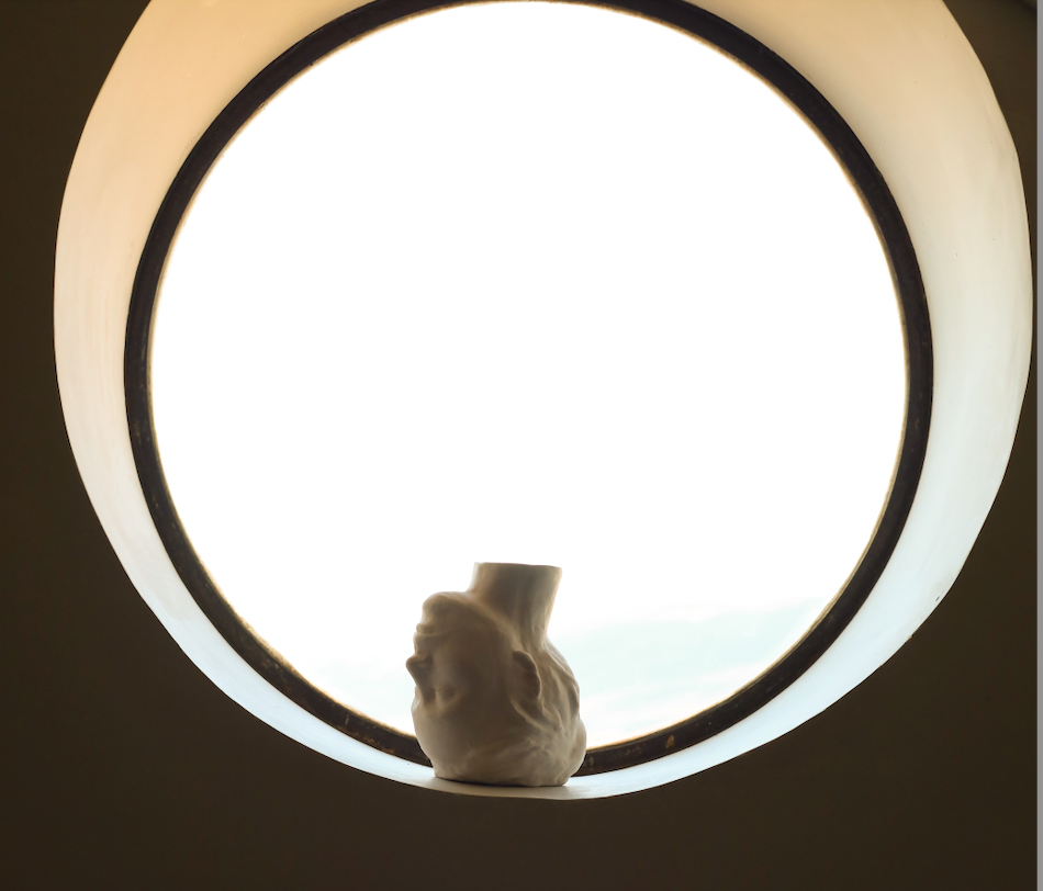 VASE UPSIDE DOWN